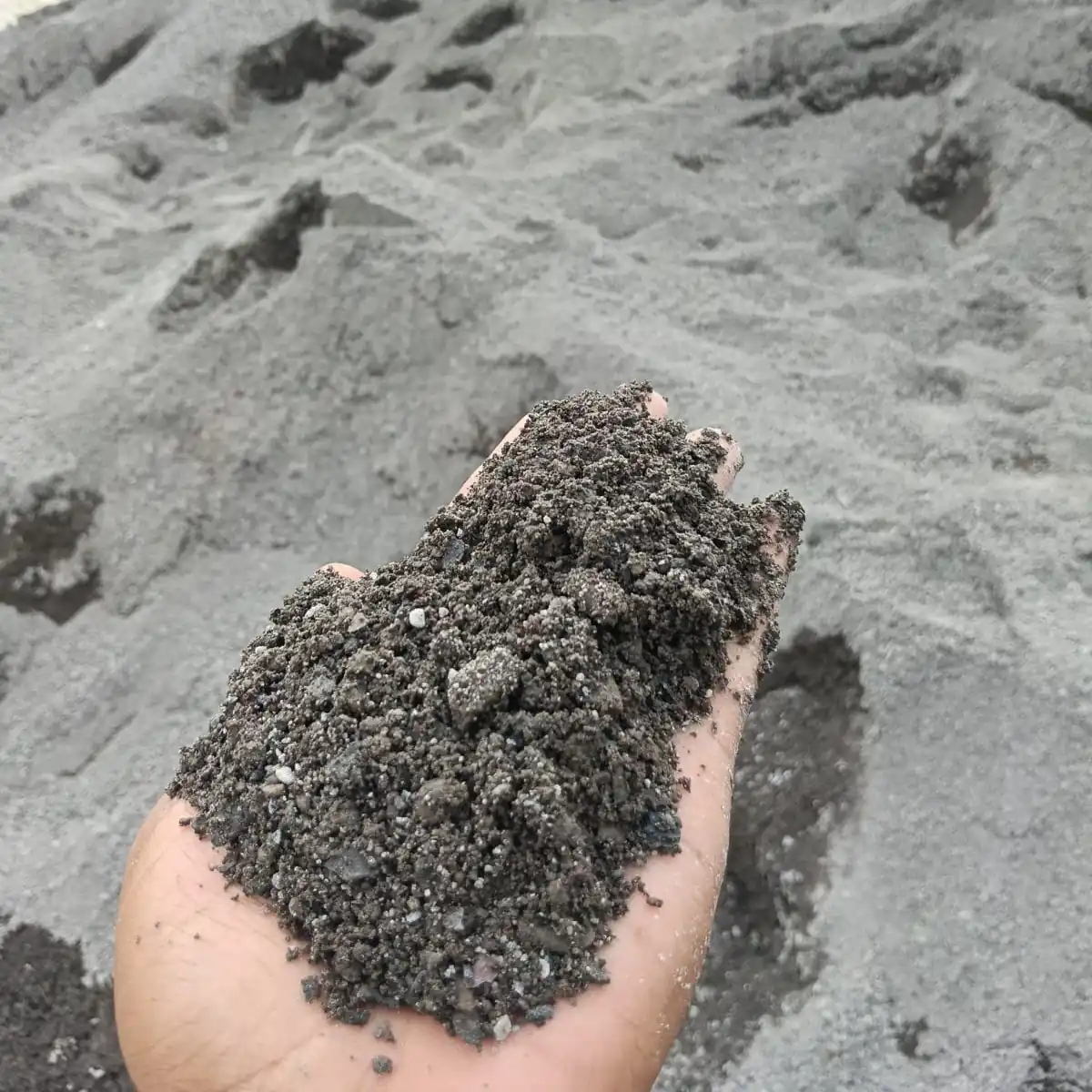 jual pasir hitam cor berkualitas untuk wilayah jabodetabek ready 24 jam